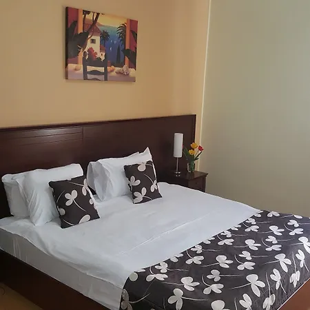 Hotel Contact 3*